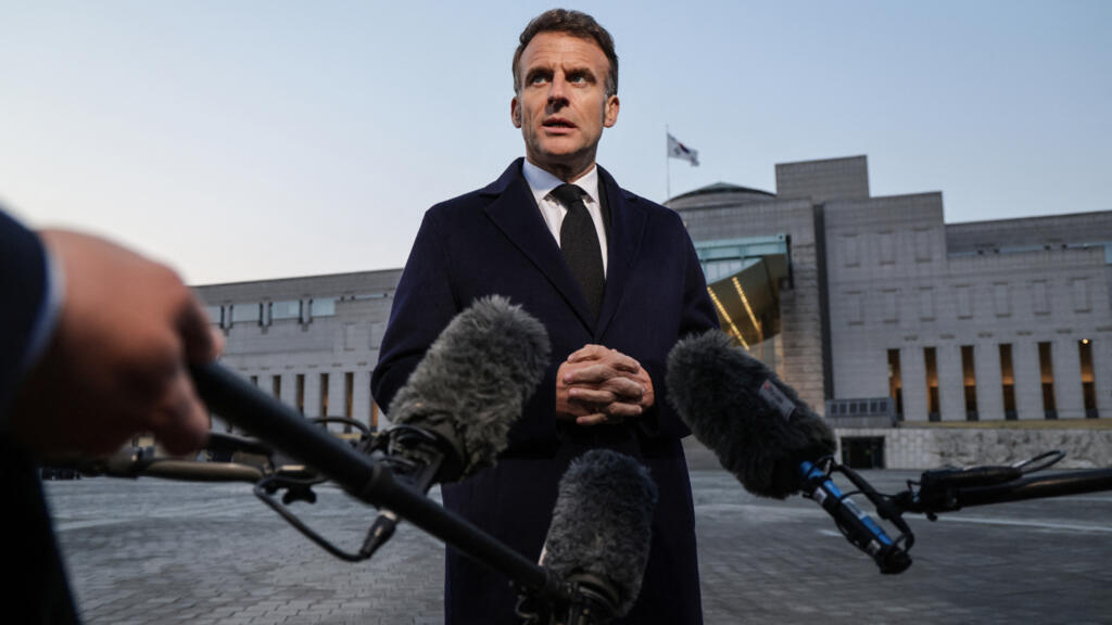 Macron fait mine de débloquer le détroit d’Ormuz