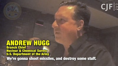 Quand un haut responsable US de la sécurité nucléaire et chimique vide son sac devant une belle inconnue.